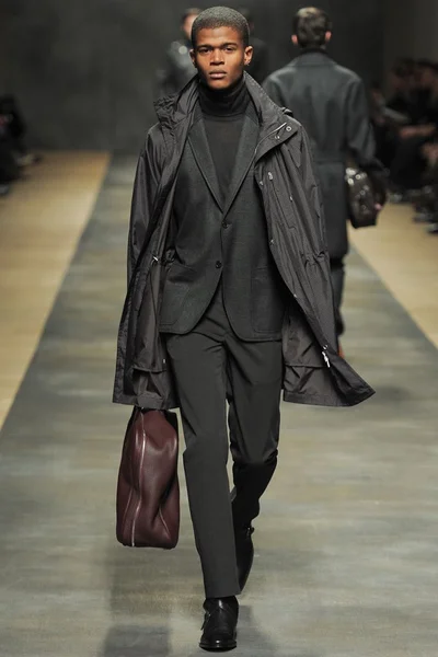 Look 9